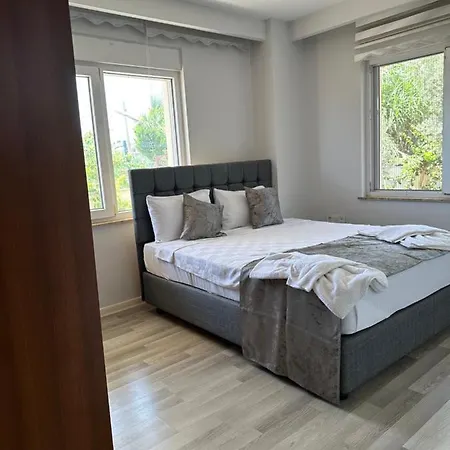 Apartamento Mrt Lara Antália